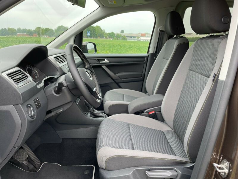 Volkswagen Caddy • 2019 • 94,500 km 2