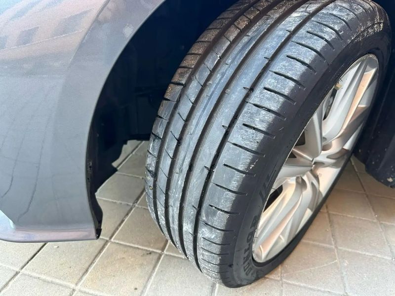 Lexus IS • 2015 • 139,000 km 10