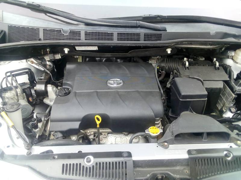 Toyota Sienna • 2012 • 21,000 km 2