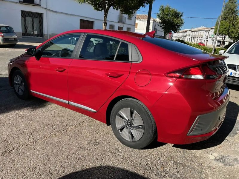 Hyundai Ioniq Hybrid • 2022 • 93,638 km 6