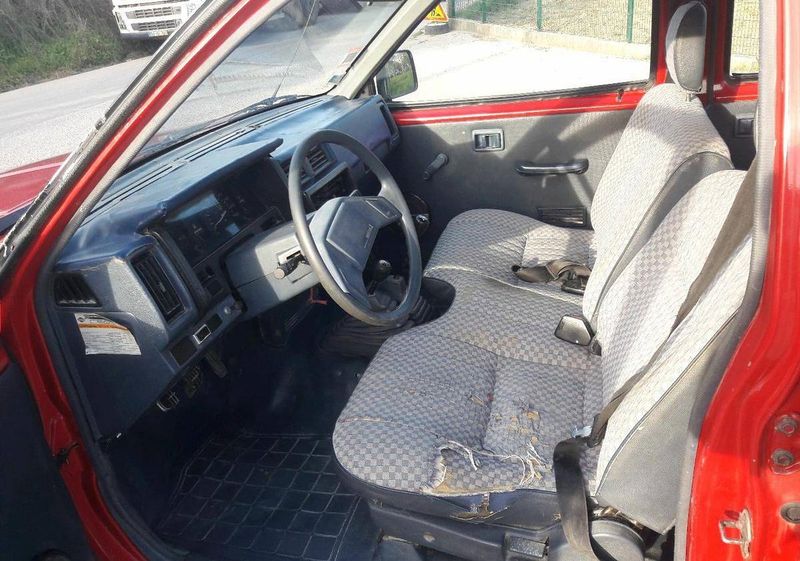Nissan Pickup • 1990 • 349,999 km 3