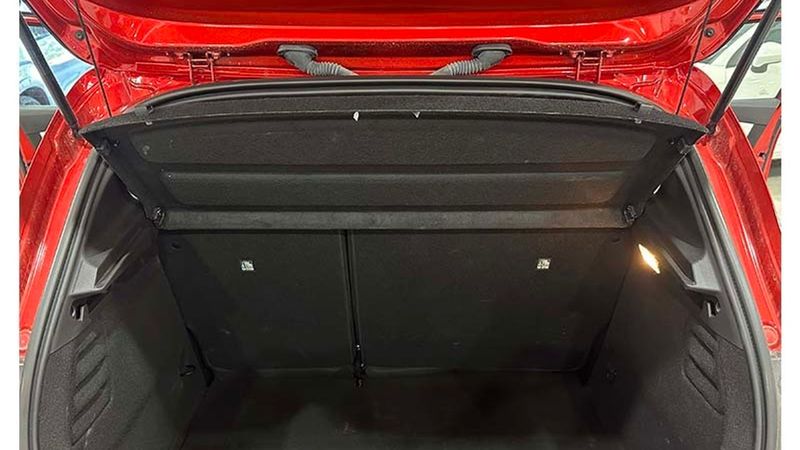 Renault Clio • 2023 • 5,750 km 2