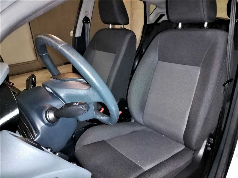 Ford Fiesta • 2010 • 98,000 km 7