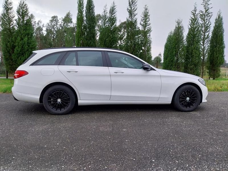 Mercedes-Benz C-Class • 2015 • 208,000 km 4