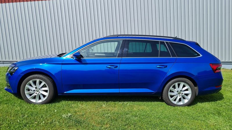 Škoda Superb • 2020 • 83,445 km 1