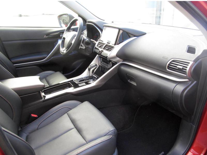 Mitsubishi Eclipse Cross • 2019 • 9,800 km 18