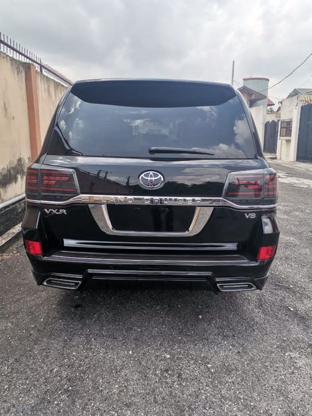 Toyota Land Cruiser • 2021 • 3 km 2