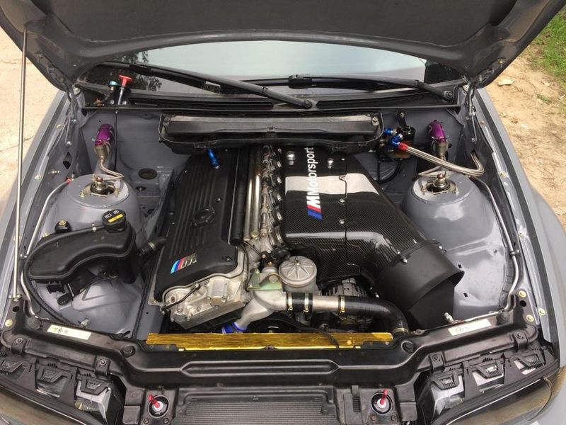 BMW M3 • 2004 • 1 km 4