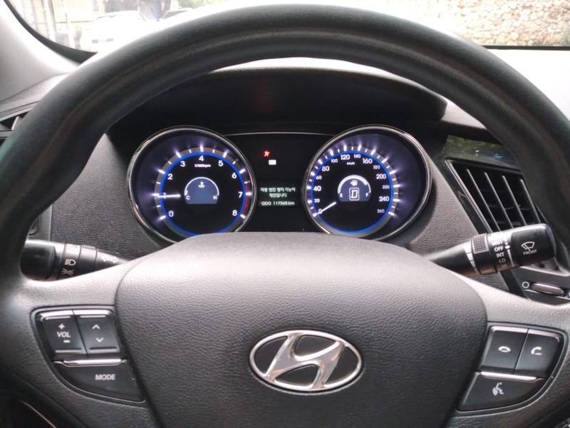 Hyundai Sonata • 2011 • 118,000 km 4
