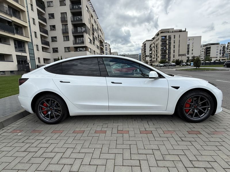 Tesla Model 3 • 2023 • 40,000 km 5