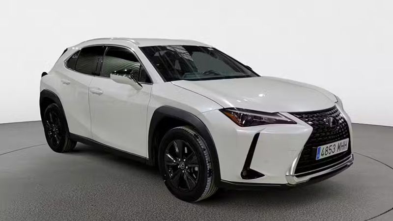 Lexus UX • 2023 • 68,000 km 2