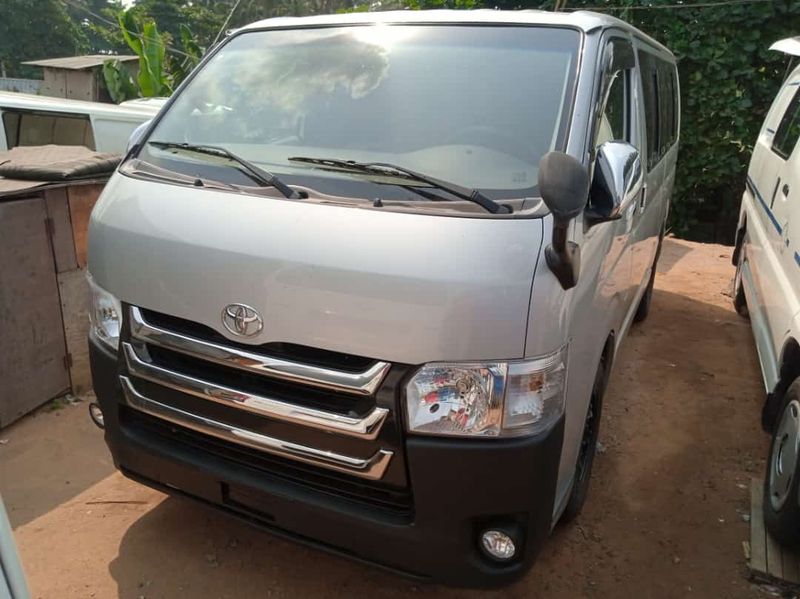 Toyota Hiace • 2010 • 43 km 1