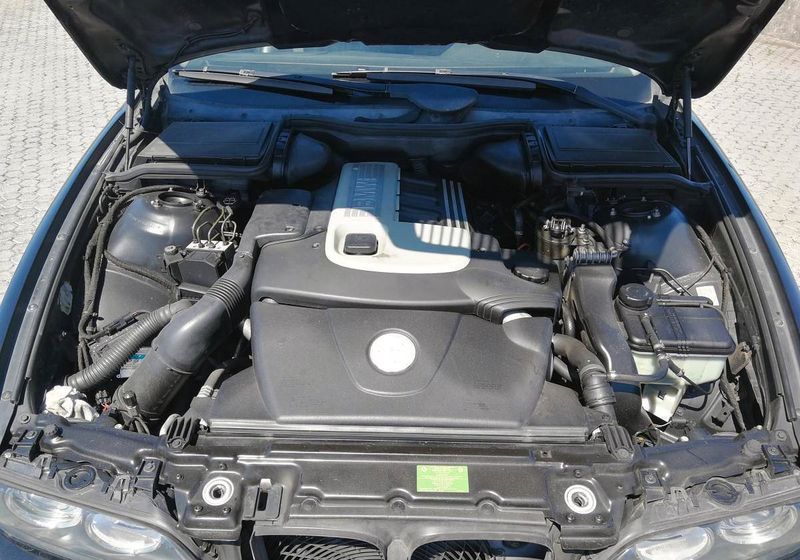 BMW 520D • 2001 • 399,999 km 5