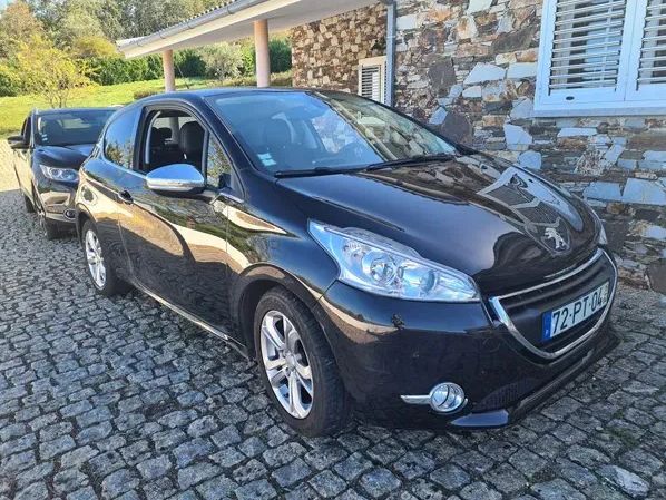 Peugeot 2008 • 2015 • 93,000 km 2