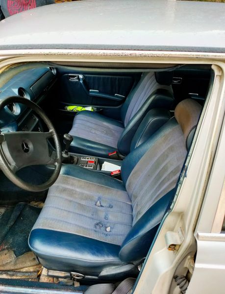 Mercedes-Benz E • 1980 • 97,332 km 7