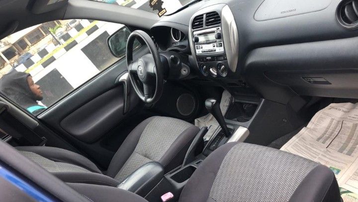 Toyota RAV4 • 2008 • 32 km 2