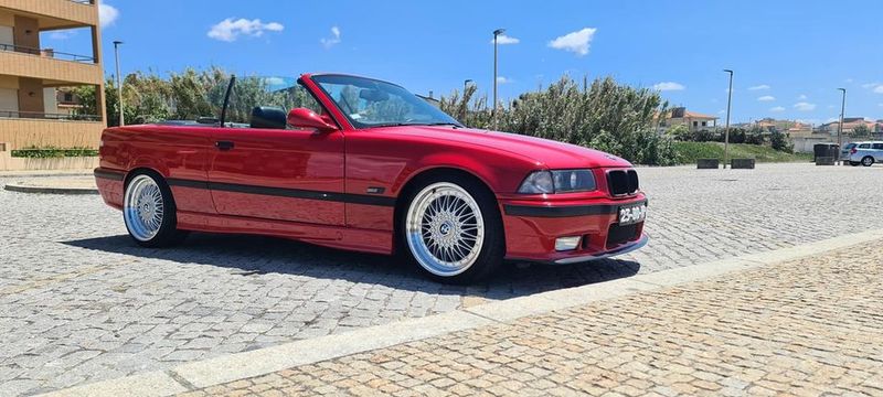 BMW 328i • 1993 • 89,000 km 1