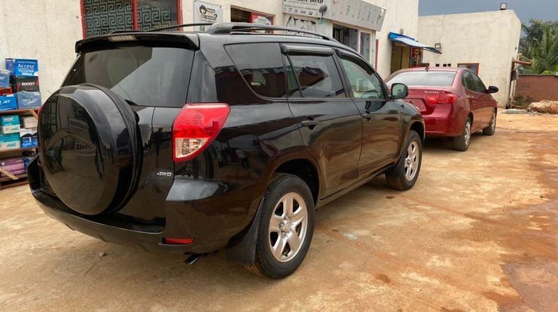 Toyota RAV4 • 2008 • 21 km 3
