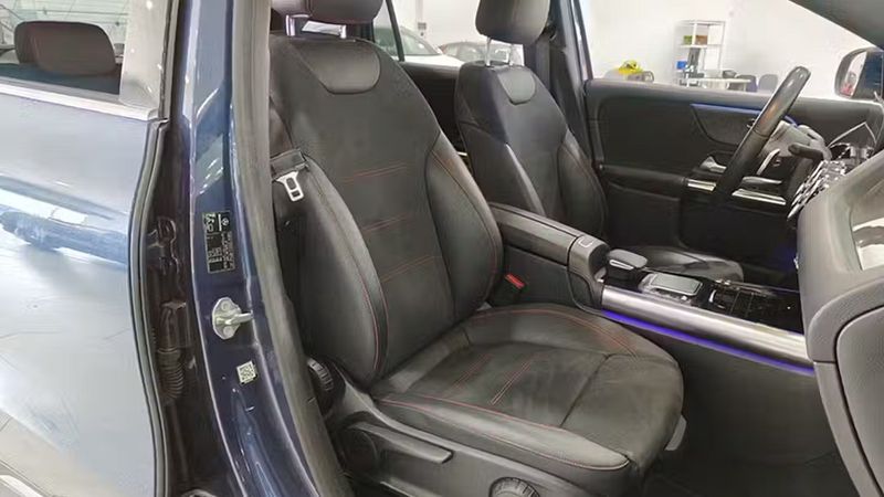 Mercedes-Benz 200 - 300 • 2021 • 34,237 km 9