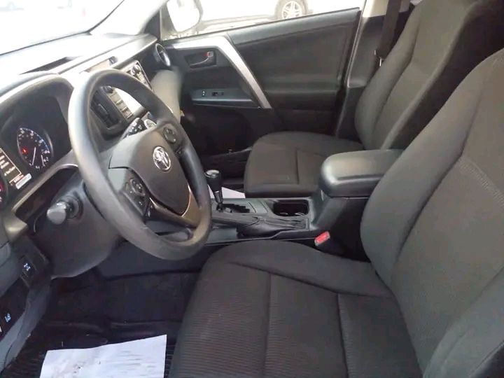 Toyota RAV4 • 2018 • 50,000 km 2