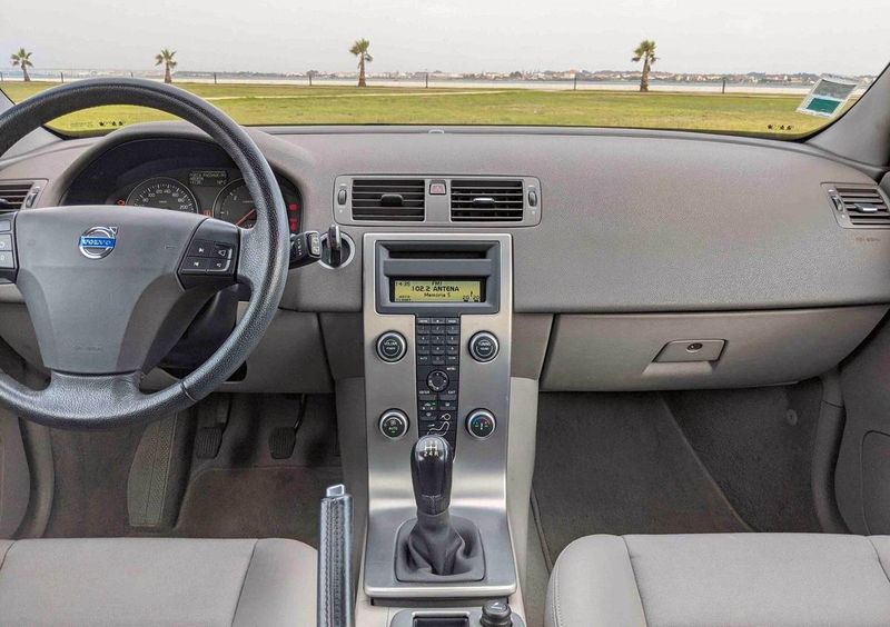 Volvo C30 • 2007 • 129,999 km 6