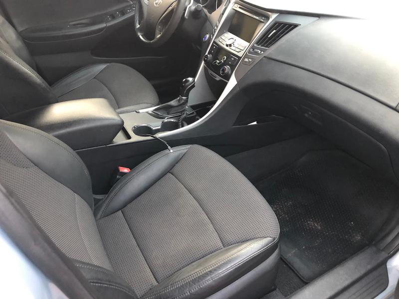Hyundai Sonata • 2011 • 1,600 km 1
