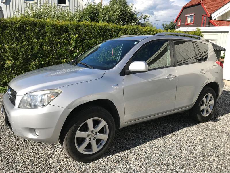 Toyota RAV4 • 2007 • 130,000 km 1