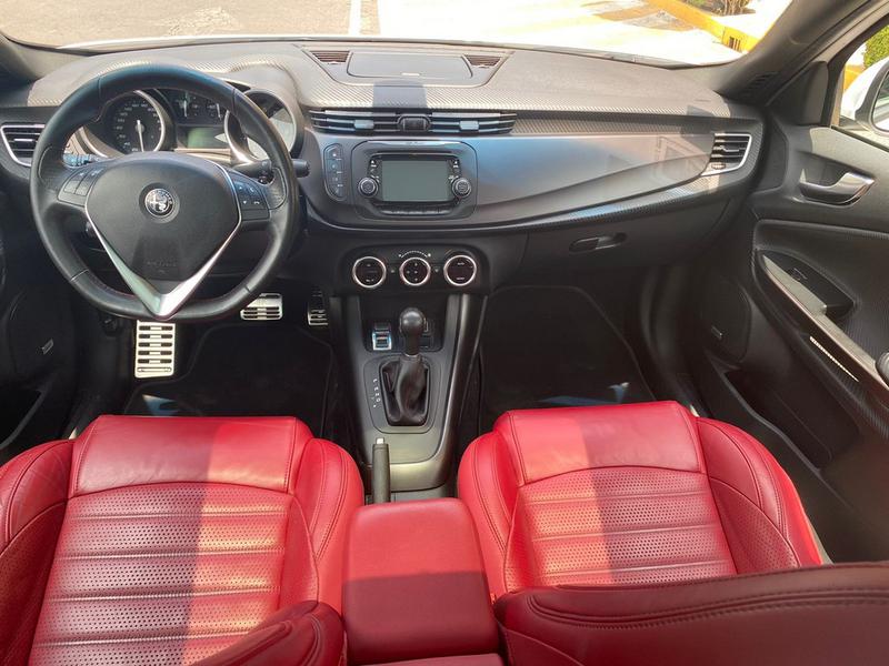 Alfa Romeo Giulietta • 2017 • 48,000 km 15