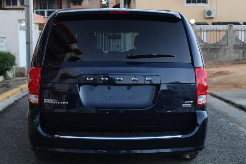 Dodge Grand Caravan • 2016 • 157,000 km 2