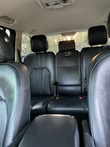 Land Rover Range Rover • 2010 • 130,000 km 10