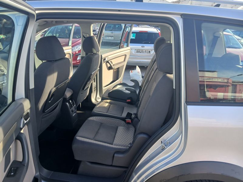 Volkswagen Touran • 2007 • 238,000 km 2