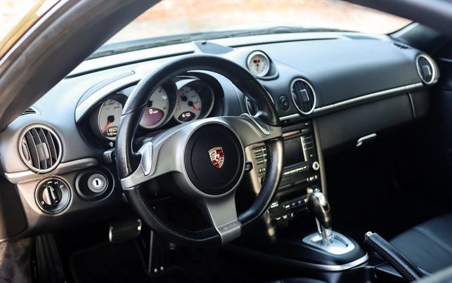 Porsche Cayman • 2009 • 129,000 km 12