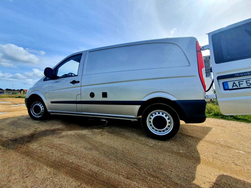 Mercedes-Benz 210 Van • 2013 • 80,000 km 5