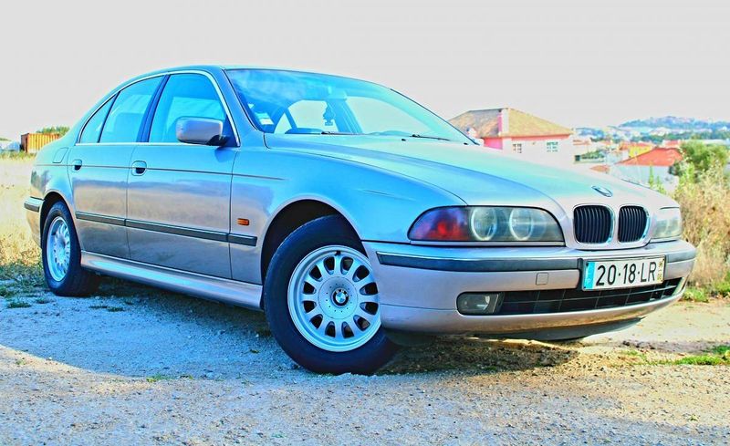 BMW 5 Series • 1996 • 299,999 km 1