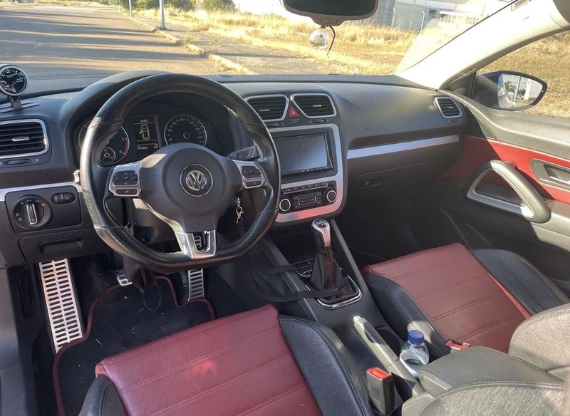 Volkswagen Scirocco • 2010 • 102,000 km 3