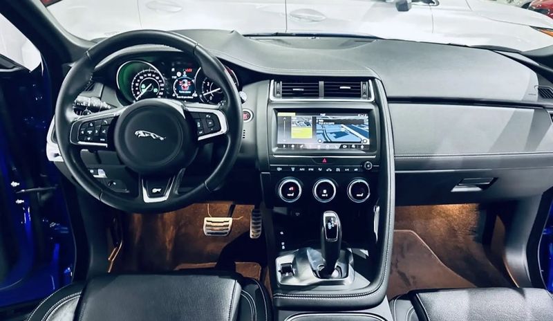 Jaguar E-PACE • 2019 • 45,000 km 3