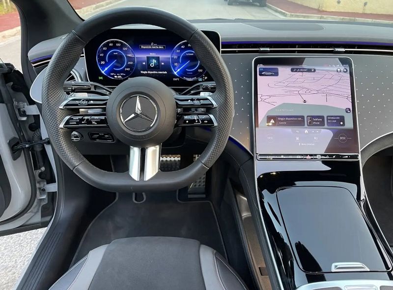 Mercedes-Benz E-Class • 2023 • 33,580 km 11