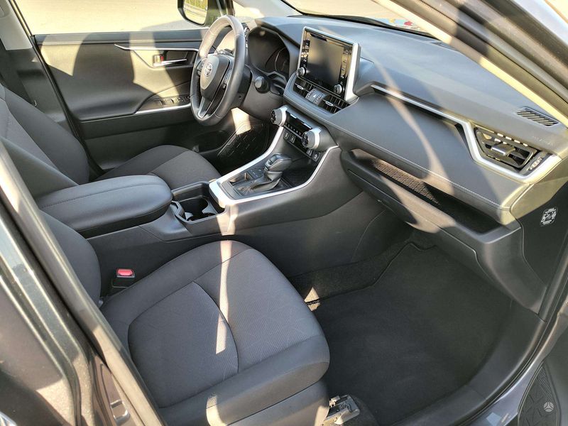 Toyota RAV4 • 2019 • 135,000 km 6