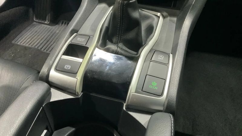 Honda Civic • 2018 • 93,900 km 15