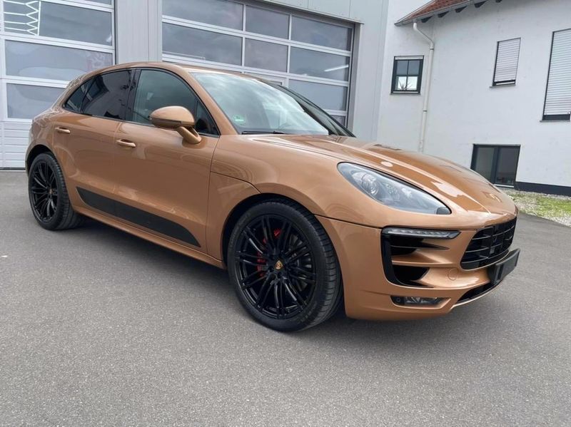 Porsche Macan • 2015 • 90,000 km 1
