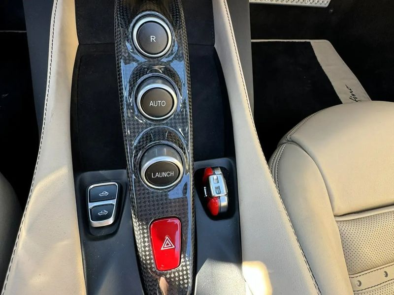 Ferrari Portofino • 2020 • 17,600 km 34