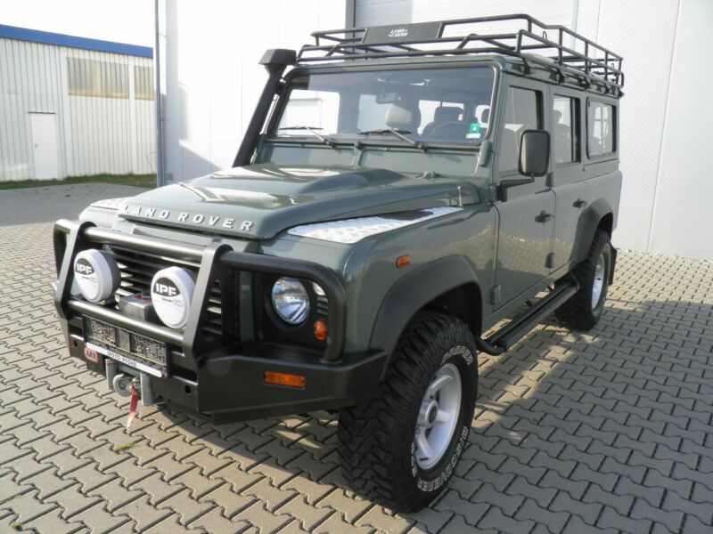 Land Rover Defender • 2010 • 93,000 km 4