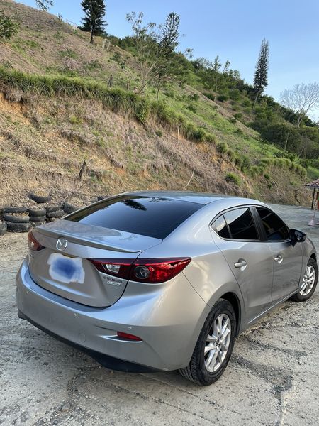 Mazda 3 • 2015 • 136,000 km 4