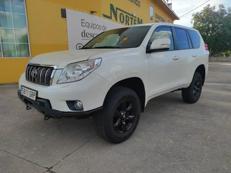 Toyota Land Cruiser • 2009 • 240,000 km 1
