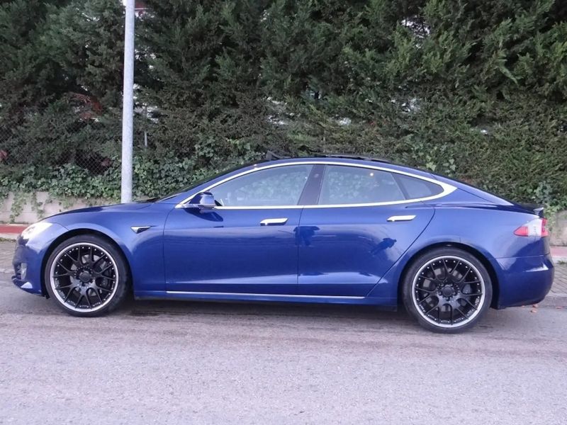 Tesla Model S • 2018 • 159,000 km 1