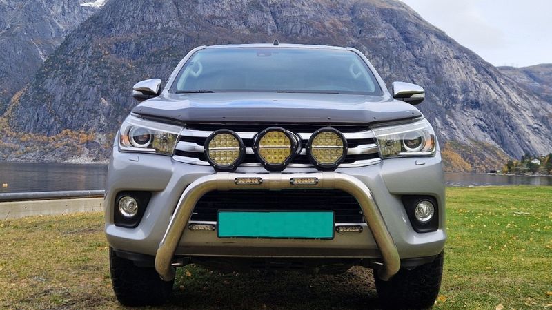 Toyota Hilux • 2016 • 180,000 km 1