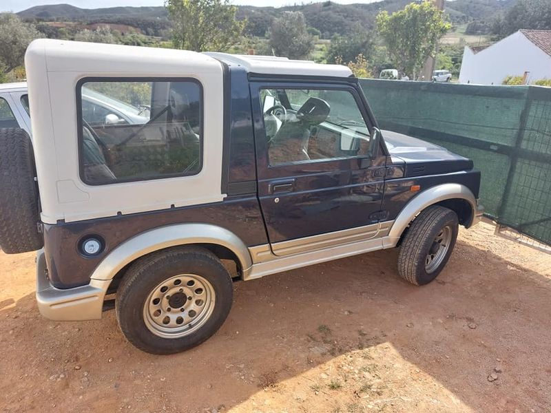 Suzuki Samurai • 1995 • 71,000 km 2