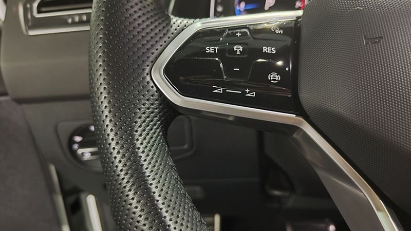 Volkswagen Tiguan • 2024 • 10,200 km 19