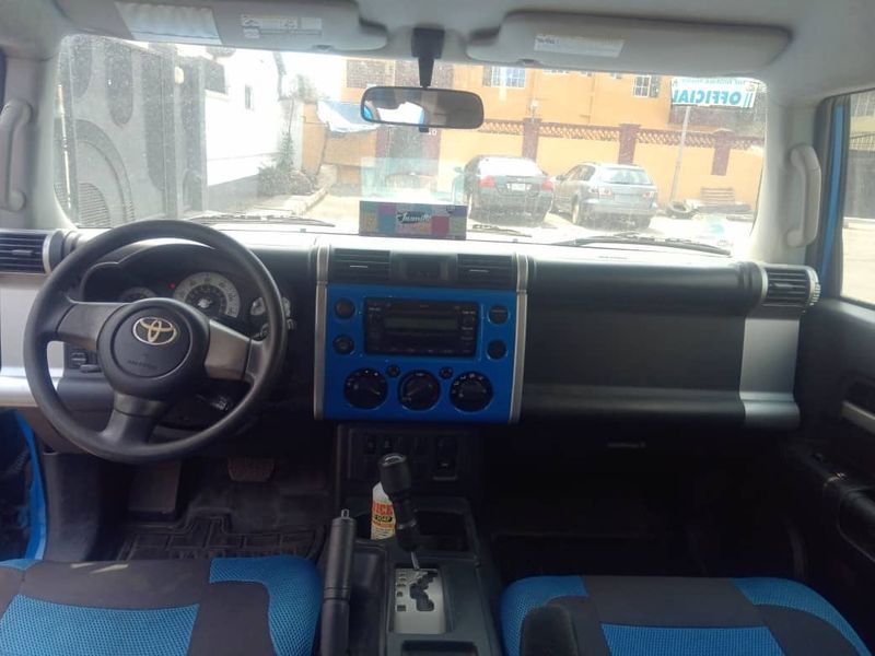 Toyota FJ Cruiser • 2007 • 130,000 km 3