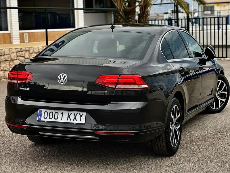 Volkswagen Passat • 2019 • 94,000 km 3